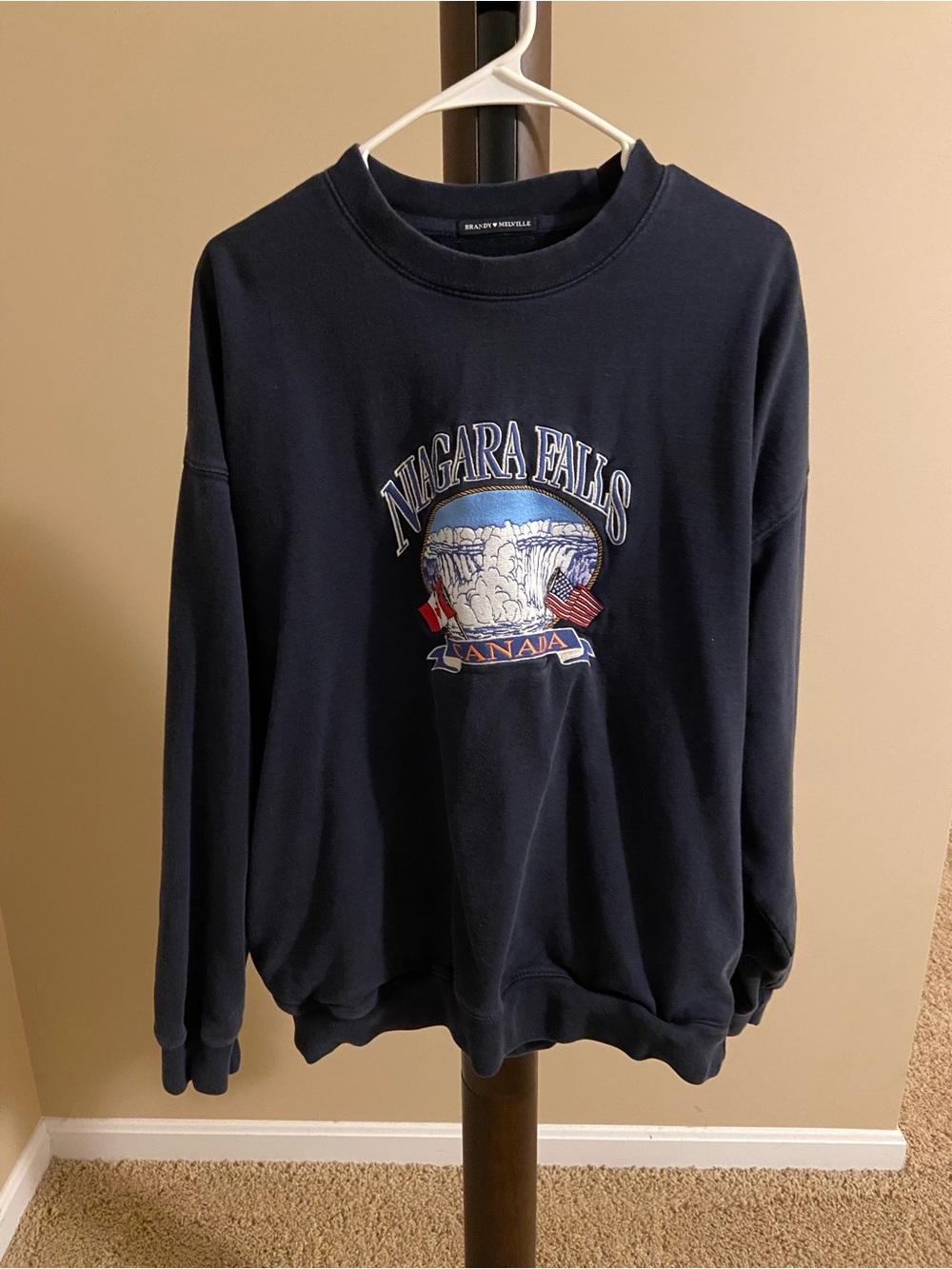 Brandy Melville Navy Niagara Falls Canada Graphic Crewneck